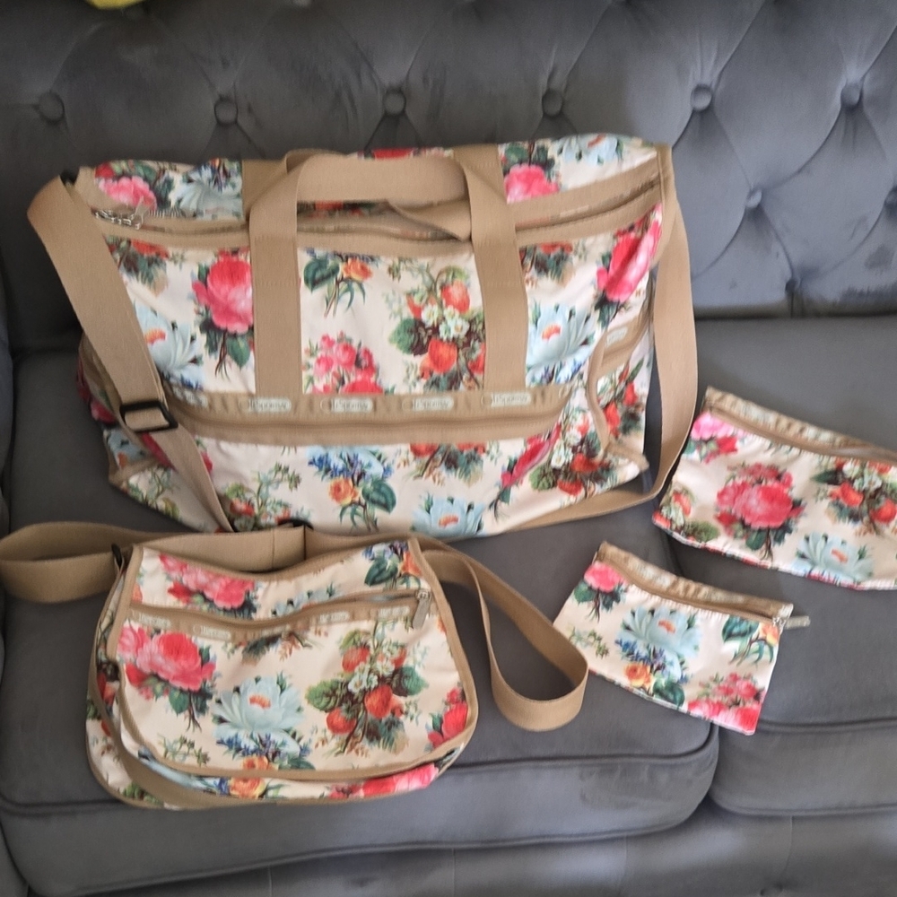 Lesportsac Vintage Strawberry Blossoms Bag Set